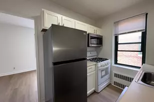 28 Strawberry Hill Ave, Stamford, CT 06905 - Photo 9