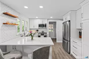 646 Fern St, West Hartford, CT 06107 - Photo 5