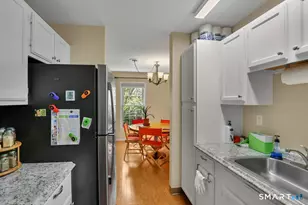 32 Whitney Ln, Glastonbury, CT 06033 - Photo 9