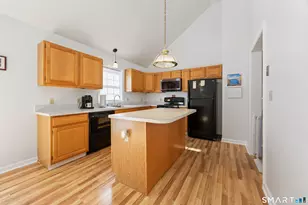 351 D Welton Way, Thomaston, CT 06787 - Photo 9