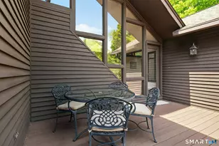 127 Huntingtown Rd, Newtown, CT 06470 - Photo 25