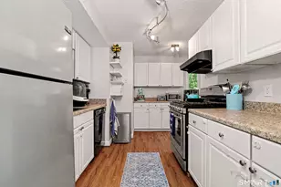 7 Lyle Ct, Farmington, CT 06032 - Photo 9