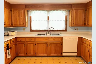 1 Hillcrest Road, Enfield, CT 06082 - Photo 5