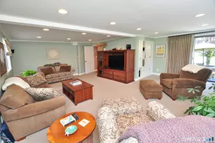 64 Mohegan Dr, West Hartford, CT 06117 - Photo 19
