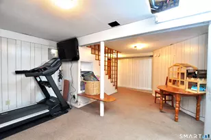 64 Mohegan Dr, West Hartford, CT 06117 - Photo 39