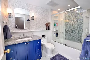 64 Mohegan Dr, West Hartford, CT 06117 - Photo 27