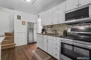 11 Barmore Dr W, Stamford, CT 06905 - Photo 7