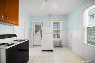 27 Park Ave, Enfield, CT 06082 - Photo 13