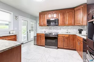 60 Dalewood Rd, Newington, CT 06111 - Photo 9