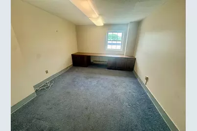 252 Hartford Avenue, Newington, CT 06111 - Photo 7