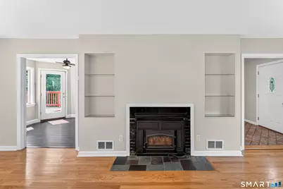 40 Cowan Avenue, Stamford, CT 06906 - Photo 7