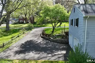 11 Hickory Ln, Farmington, CT 06032 - Photo 3
