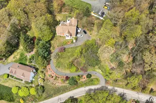 17 Carriage Ln, Woodbury, CT 06798 - Photo 37