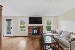 28 Chestnut Ct, Rocky Hill, CT 06067 - Photo 3
