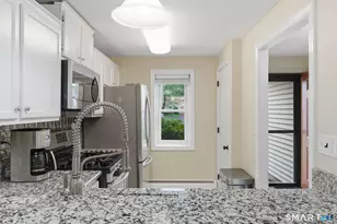 28 Chestnut Ct, Rocky Hill, CT 06067 - Photo 11
