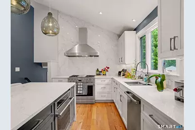 6 Nyselius Place, Stamford, CT 06905 - Photo 9