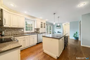 27 S Pond Cir, Cheshire, CT 06410 - Photo 7