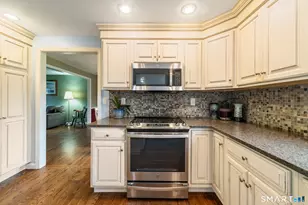 27 S Pond Cir, Cheshire, CT 06410 - Photo 9