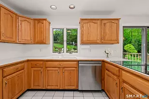 18 Kreiner Ln, Norwalk, CT 06850 - Photo 13