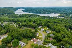 10 Horseshoe Dr, Danbury, CT 06811 - Photo 1