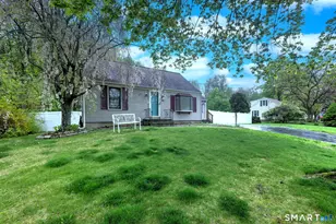44 Joyce Ct, Milford, CT 06461 - Photo 3