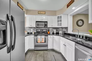 6 Highpoint Ct, Woodbury, CT 06798 - Photo 3