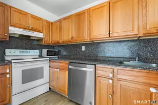 557 Glendale Ave, Bridgeport, CT 06606 - Photo 3