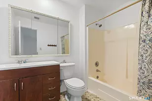 557 Glendale Ave, Bridgeport, CT 06606 - Photo 17
