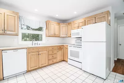 6 Barker Drive, Newtown, CT 06482 - Photo 9