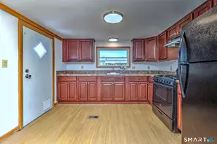 10 Donna St, Beacon Falls, CT 06403 - Photo 7