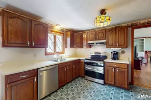 14 Carriage Dr, Enfield, CT 06082 - Photo 3