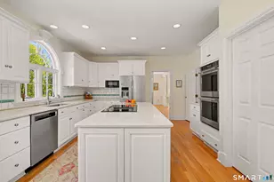 7 Jeremiah Sanford Rd, Redding, CT 06896 - Photo 11