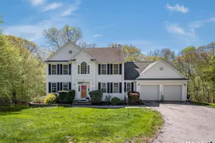 11 White Oak Ln, Waterford, CT 06375 - Photo 1