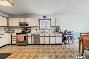 55 Sage Dr, Waterbury, CT 06704 - Photo 9