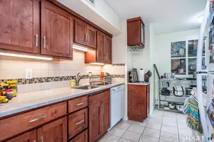 12 Byrne Ct, Farmington, CT 06032 - Photo 9