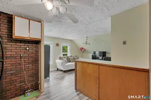 327 Edgewood Ave, New Haven, CT 06515 - Photo 29