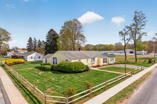 46 Lynde St, Old Saybrook, CT 06475 - Photo 3