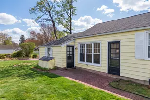 46 Lynde St, Old Saybrook, CT 06475 - Photo 11