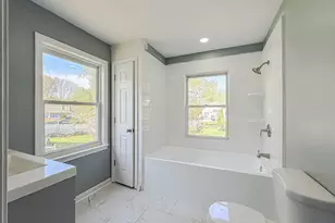 891 Evers St Ext, Bridgeport, CT 06610 - Photo 7