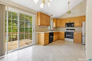 34 Fairlawn St, Bristol, CT 06010 - Photo 7