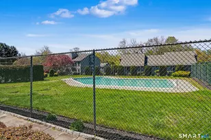 135 Heatherwood Dr, Brookfield, CT 06804 - Photo 19