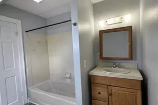 196 Ocean Ave, New London, CT 06320 - Photo 9