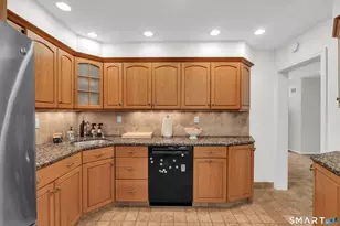 62 Edgewood Way, New Haven, CT 06515 - Photo 11