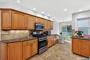 62 Edgewood Way, New Haven, CT 06515 - Photo 9