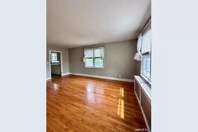 124 Harborview Avenue, Bridgeport, CT 06605 - Photo 3