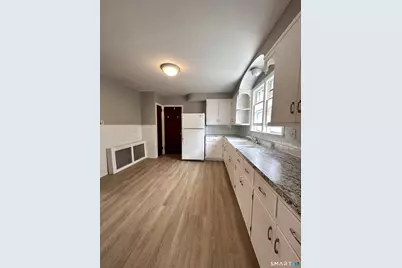 124 Harborview Avenue, Bridgeport, CT 06605 - Photo 5