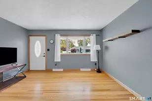 41 Hemingway St, Plainville, CT 06062 - Photo 3