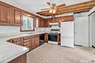 3850 Old Town Rd, Bridgeport, CT 06606 - Photo 13