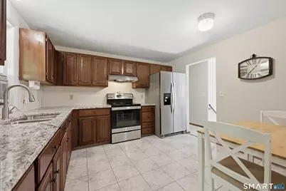 102 Metacomet Road, Plainville, CT 06062 - Photo 11