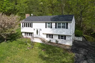 102 Metacomet Rd, Plainville, CT 06062 - Photo 1